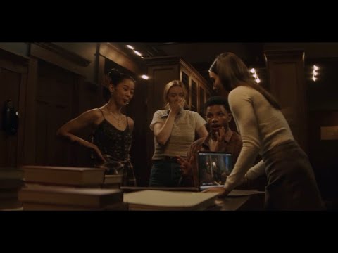 Nancy Drew — 3x06: The Crew catches Bess hooking up with Addy.