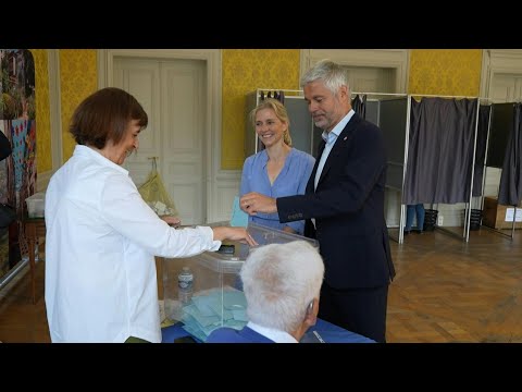 Video Thumbnail: Elections: Laurent Wauquiez votes in second round | AFP
