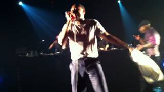 Mos Def (Yasiin Bey) Performs &quot;N*ggas In Poorest&quot; live, in Paris (09/03/12)