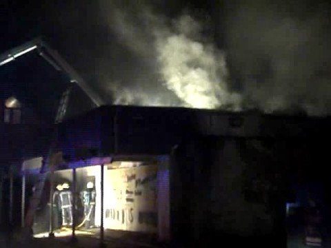 GPTV: Brand in oude Supermarkt in Grou