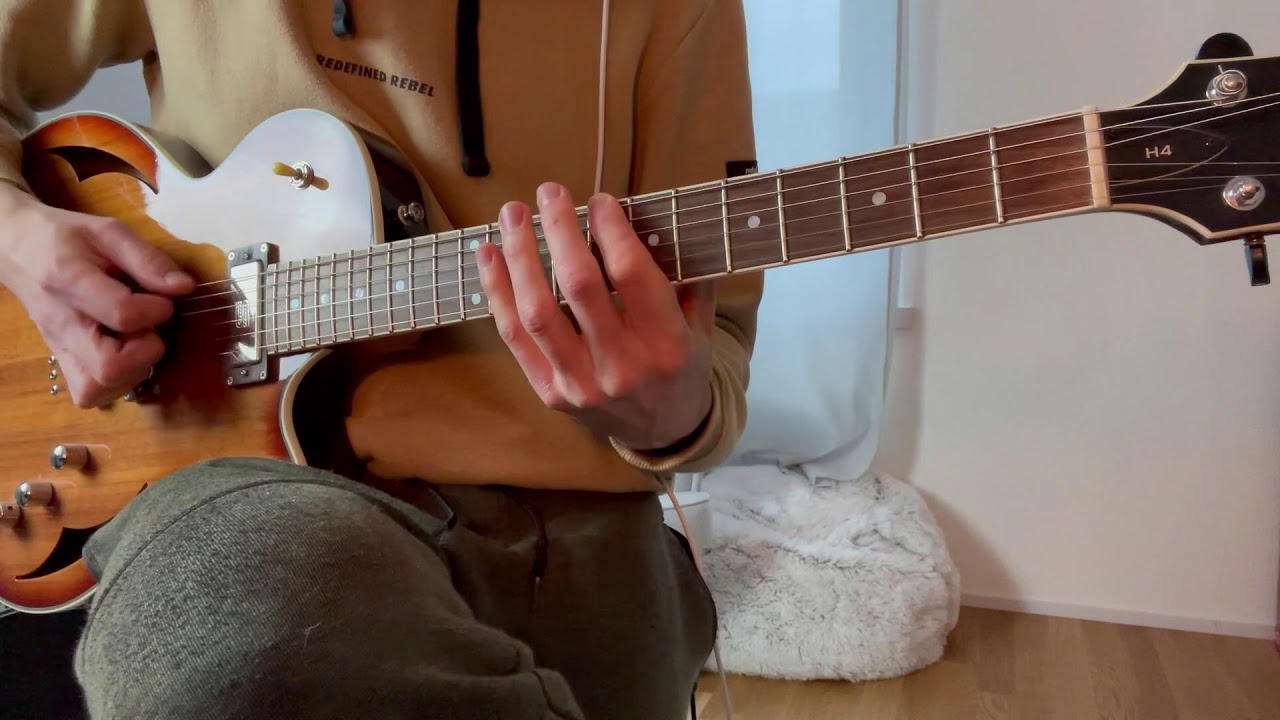 Roberto Barlocci playing the Walk This Way main riff on electric guitar