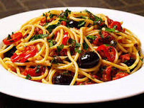 Ricetta veloce spaghetti alla puttanesca,Quick recipe spaghetti puttanesca,快速配方麵條puttanesca
