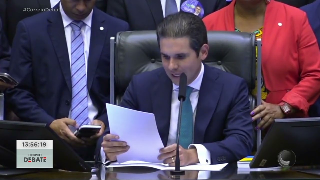Parlamentares da oposição na Câmara dos Deputados pediram a saída do Ministro Carlos Lupi