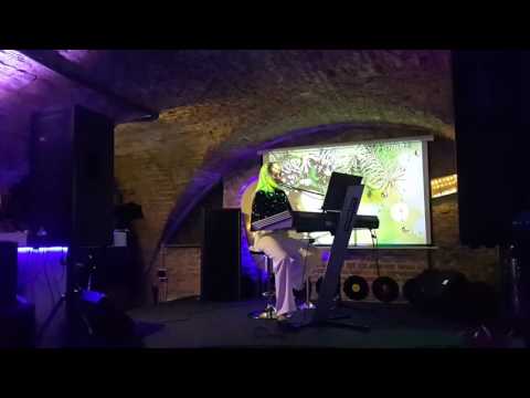 Ewa Smerecka - Kolęda z Nadzieją (tekst, muz. Ewa Smerecka)