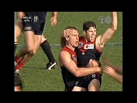 Darren Kowal snaps a goal to give the Demons a 23 point lead - Melbourne - 1998 SF v St Kilda - AFL