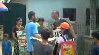 preview picture of video 'Puerto Rican Preacher Debates with Muslim at Cemetery'