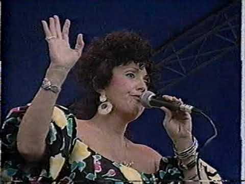 Thumbnail for Maria Muldaur 4-22-88 New Orleans festival performance by Maria Muldaur
