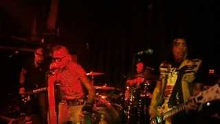 U.S. BOMBS - Madagascar [Live @ Arena, Wien November 18th 2013.]