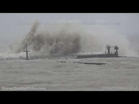 Lake Michigan wicked waves and snow - Northern Chicago metro 10/31/2019