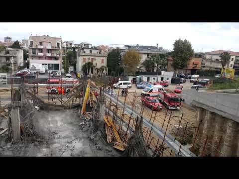 Crolla cantiere sulla Statale 16 a San Benedetto, mezzi di soccorso sul posto