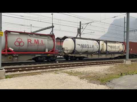 TRENO MERCI Bls cargo Rotterdam Melzo scalo passaggio dalla stazione di Mendrisio