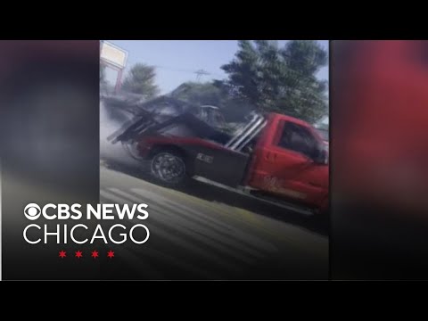 Tow truck drivers get into road fight on Chicago's Southwest Side
