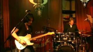 Wolf Mail - Love breaking shuffle - live at Blues moose café