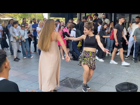 Amerikalı Güzelin , Türk Kızıyla Olan Dansı Kadıköyü Titretti 💃 #grupşamata