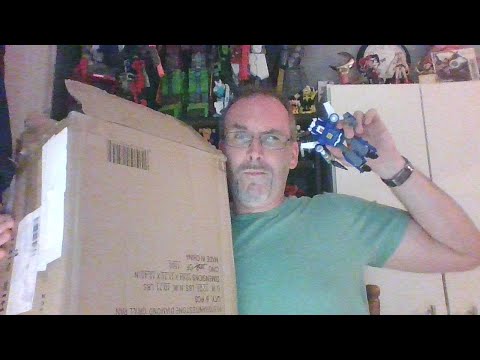 GotBot Goes Live: Transformers Leaks, ER Optimus Trailer Kit, Tracks Note & Unboxing