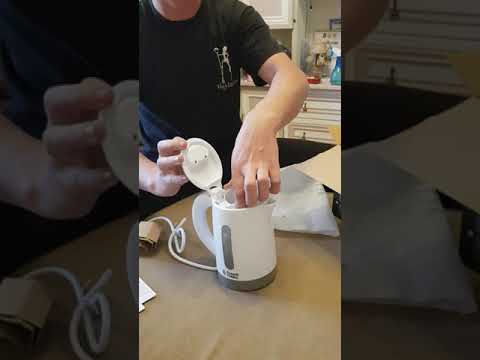 Russell Hobbs 23840-70 kelioninis virdulys (Baltas) 1000 W, 0.85 l video