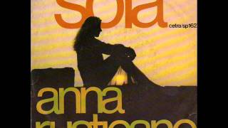 Musik-Video-Miniaturansicht zu Sola Songtext von Anna Rusticano