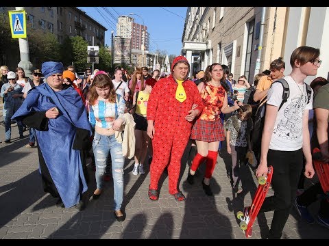 Сотни аниме-персонажей прошли маршем по центру Воронежа