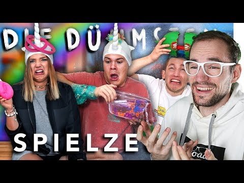 Broady REAGIERT auf SPIELZEUGE AUS DER KINDHEIT im TEST mit Julia & Rezo & Joey's Jungle