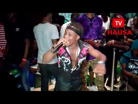 Epixode, Live performance at the Demaddicts Show, inside New York Sizzler