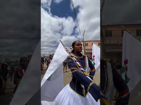 Desfile cívico em munlugu do morro, fanfarra FAMCAT de catuaba