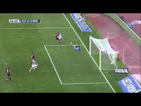 Chory Castro scores an incredible volley for Real Sociedad - 12/4/15