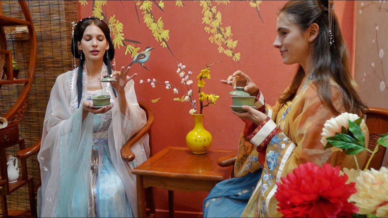 Me vestí con ropa tradicional de China | ¿TORTURA O BELLEZA? 🇨🇳