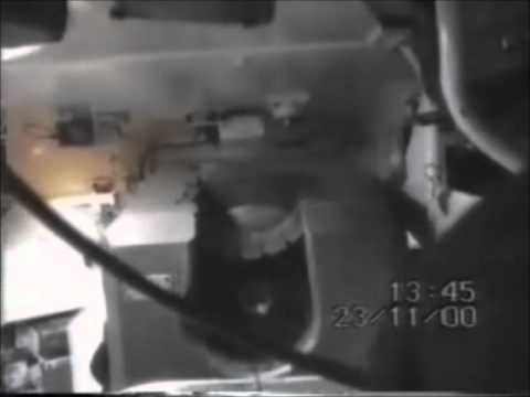 Kampfpanzer Leopard 2a4 Schuss, Kamera hinter´m Verschluss der BK (Bordkanone).wmv