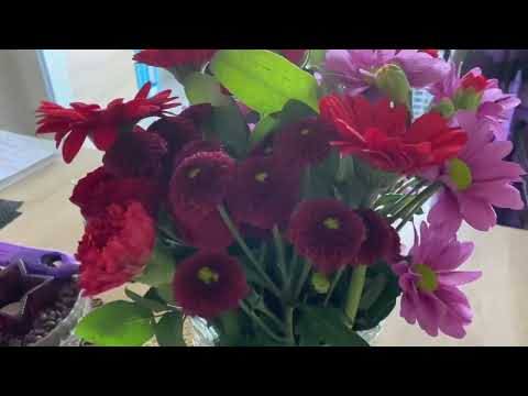 ARRIVED HOME FROM 18HRS WORK W/ THIS BEAUTIFUL & FRESH FLOWERS IN OUR DINING TABLE THANK U 🥰 #shorts