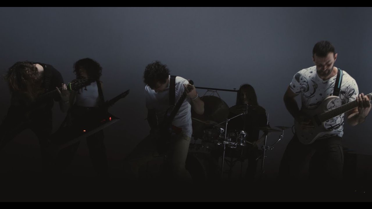 FROGG przedstawia nowy, eksperymentalny teledysk w technice „Double Vision Roll” z nadchodzącego debiutanckiego albumu