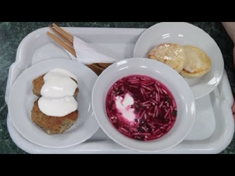 Almoço mais barato em uma cafeteria universitária soviética (Minsk, Bielorrússia)