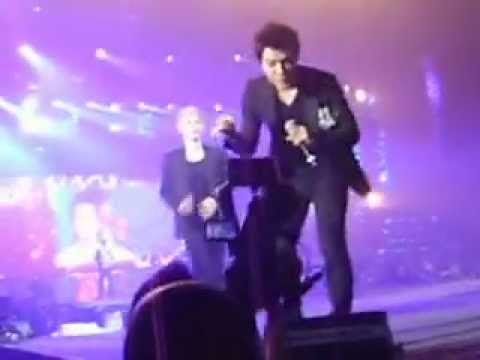 120406 SS4Paris EunHae moment + Donghae waving to fans