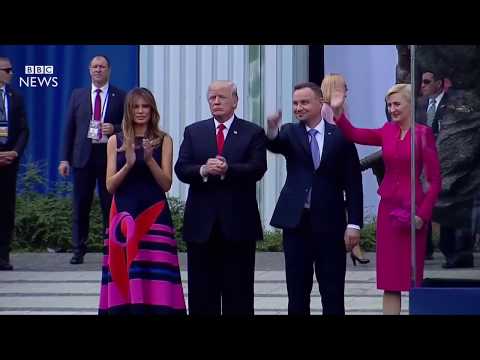 Donald trump in handshake trouble