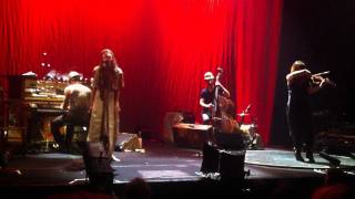 Camille - My man is married but not to me - café de la danse - 14/12/2011