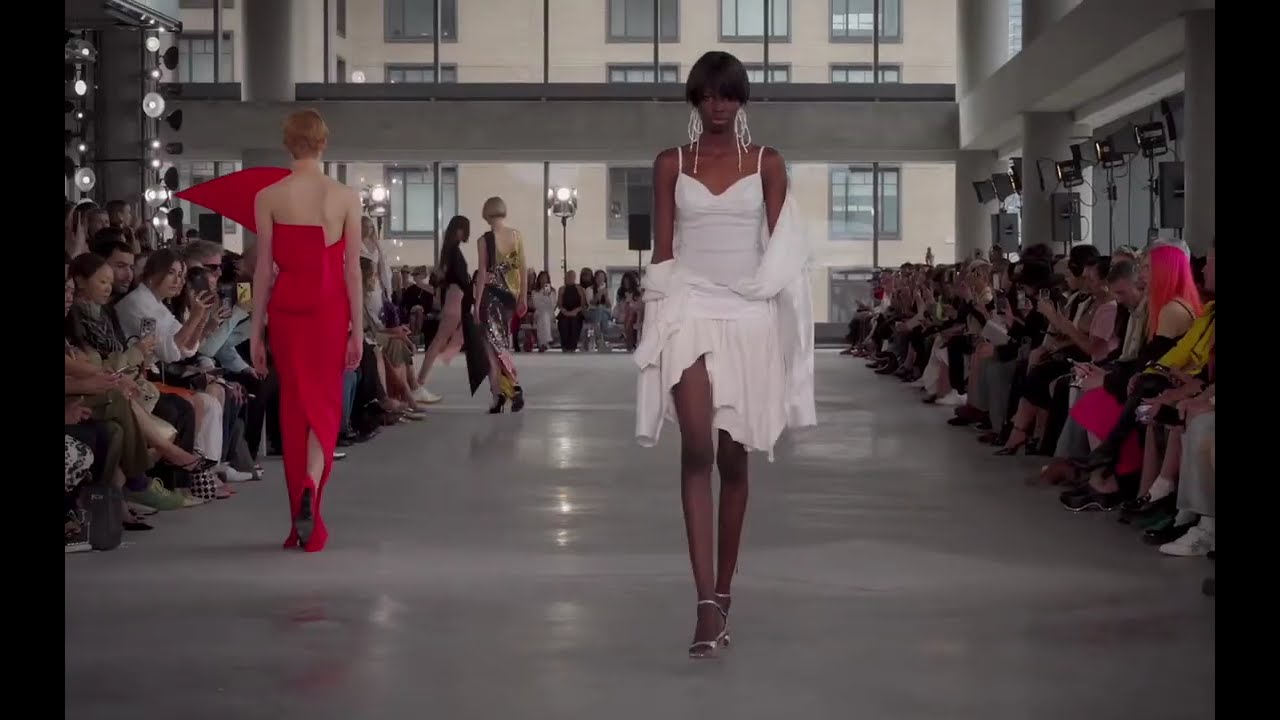 NEW YORK FASHION WEEK | AREA SS2026 RUNWAY COLLECTION