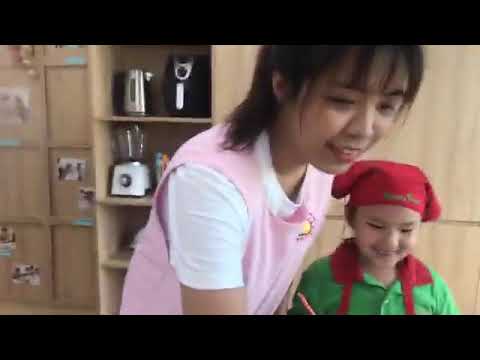 making-orange-juice-with-teacher-vee