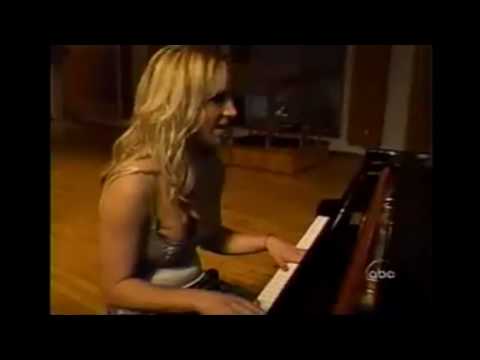Britney Spears Playing Everytime On The Piano