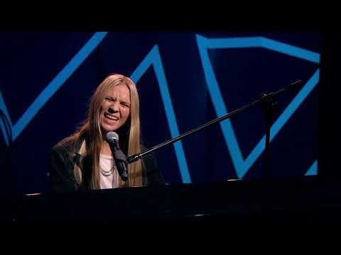 Mary Komasa wykonuje utwór Palermo | Nowa Tonacja w CANAL+