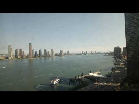 New York City - East River live cam