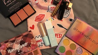 June Ispy Glam Bag Plus 2021// Unbagging Ipsy// Affordable high end makeup