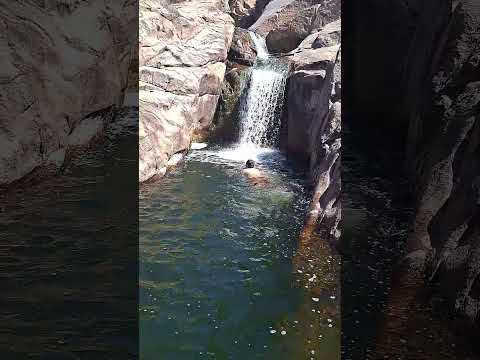 Mostrando la maravilla de la naturaleza CASCADA DE OLAEN LA FALDA SERRANIAS DE CORDOBA ARGENTINA