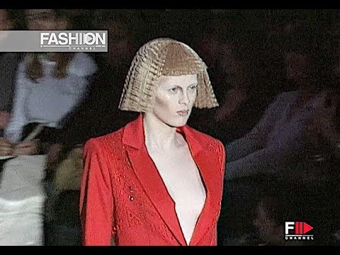 GIVENCHY Fall 1999 2000 Paris - Fashion Channel