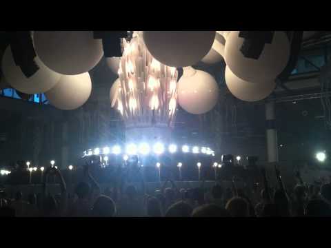 Gabriel&Dresden playing Nirvana - Smells Like Teen Spirit@Sensation White Kiev, Ukraine 08 May 2011