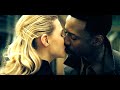 Chloe Grace Moretz Kiss Scene THE PERIPHERAL 2022