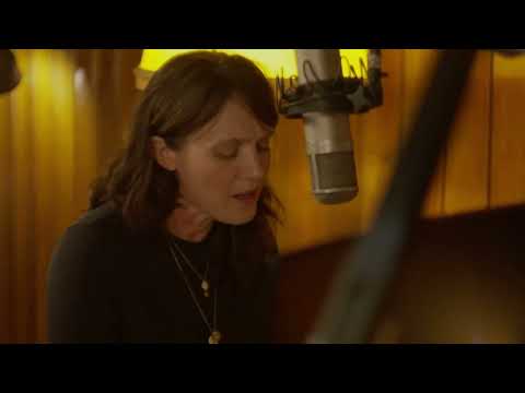 Sarah Blasko - Flame Trees (Live at Oceanic Studio)