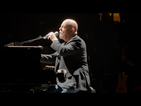 Billy Joel - Sundown (Gordon Lightfoot Tribute) 5/5/23 MSG