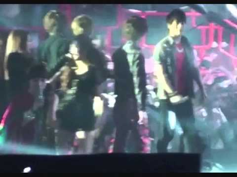 shinee minkey in paris