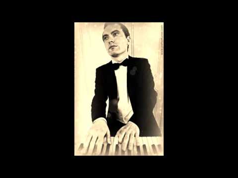 88 The Pianist - neoromantic/ambient wedding and corporate pianist in London and UK