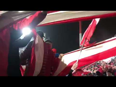 "Para ser de instituto " Barra: Los Capangas &bull; Club: Instituto