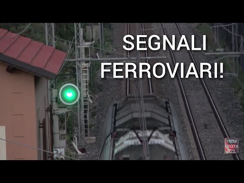 Segnali (SEMAFORI) ferroviari in sequenza. Verde,rosso, giallo.
